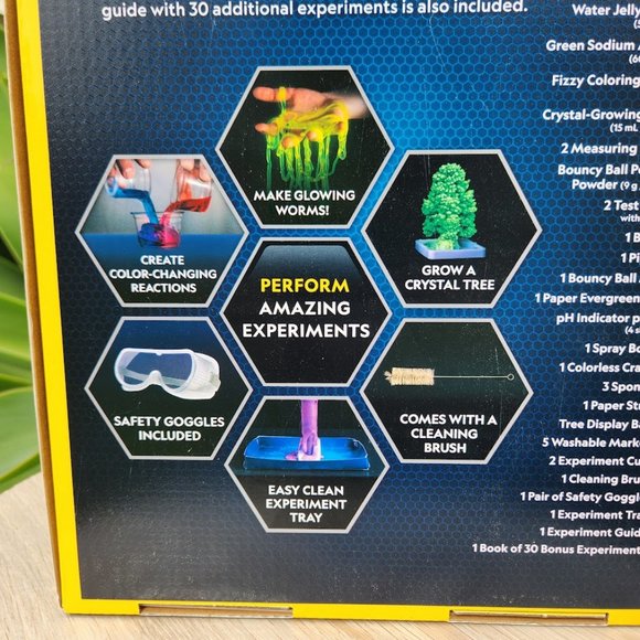 NATIONAL GEOGRAPHIC Amazing Chemistry Set Science Kit 45 Crystal Growing STEM - Picture 3 of 12